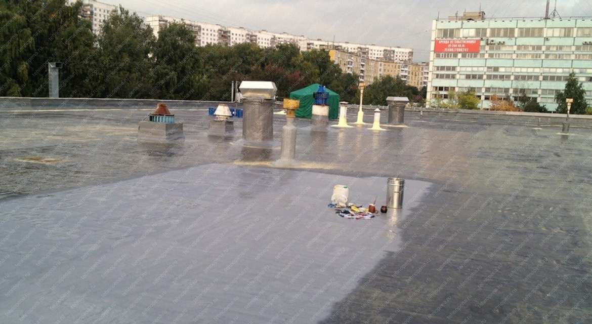Гидроизоляция кровли ТЦ полимочевиной